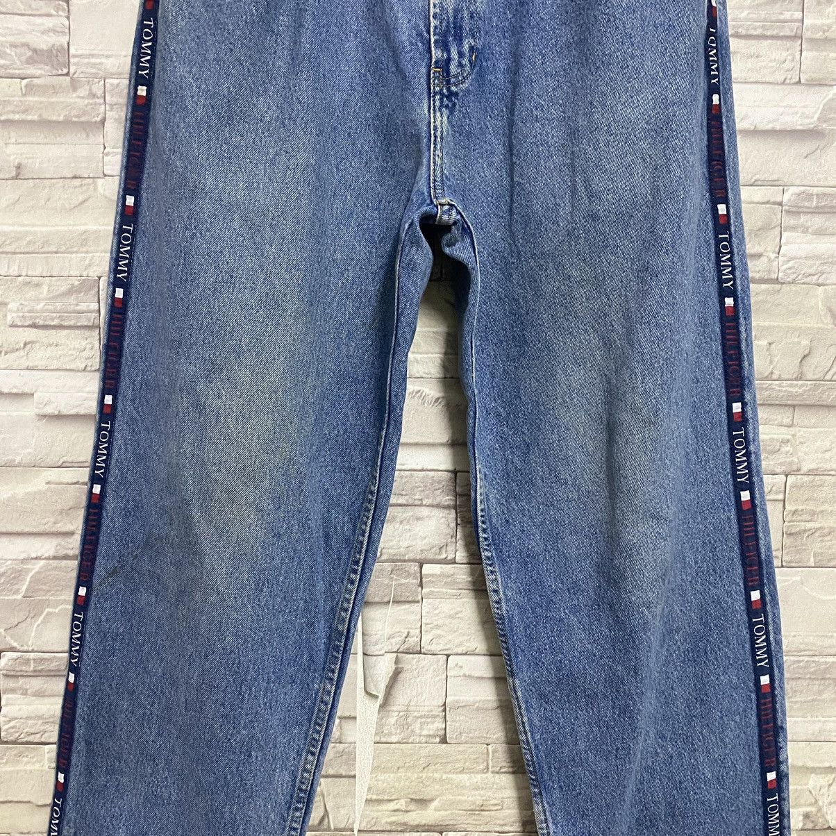 Tommy Hilfiger Vintage Tommy Hilfiger Denim Baggy Jeans Sidetape Size US 34 / EU 50 - 8 Thumbnail
