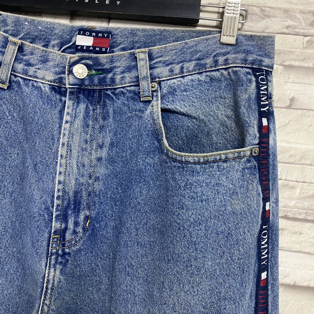 Tommy Hilfiger Vintage Tommy Hilfiger Denim Baggy Jeans Sidetape Size US 34 / EU 50 - 7 Thumbnail