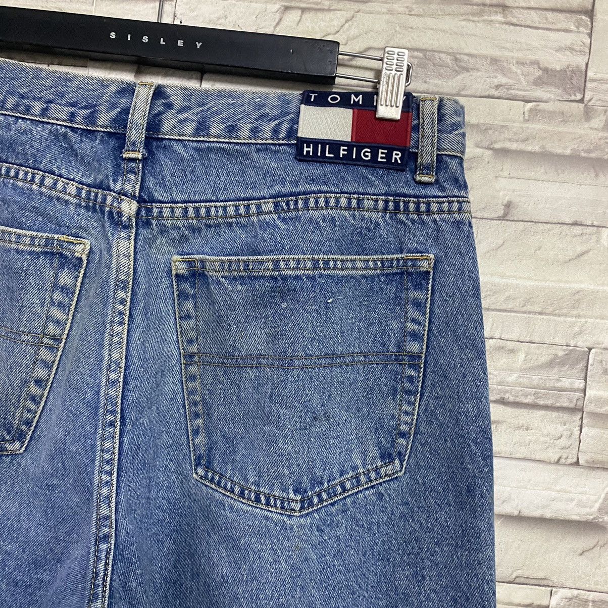 Tommy Hilfiger Vintage Tommy Hilfiger Denim Baggy Jeans Sidetape Size US 34 / EU 50 - 13 Thumbnail