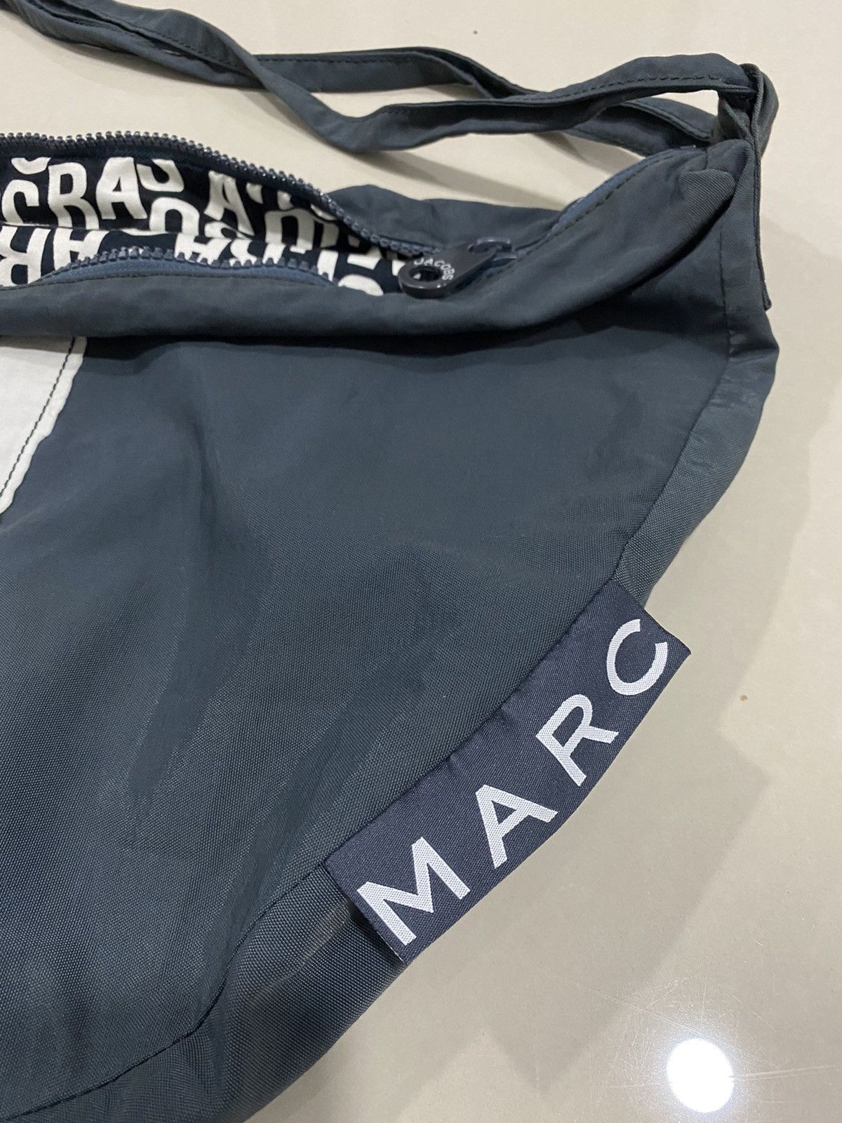 Marc by Marc Jacobs 🔥SENT OFFER🔥marc by marc Jacob shoulder/sling bag Size ONE SIZE - 10 Thumbnail