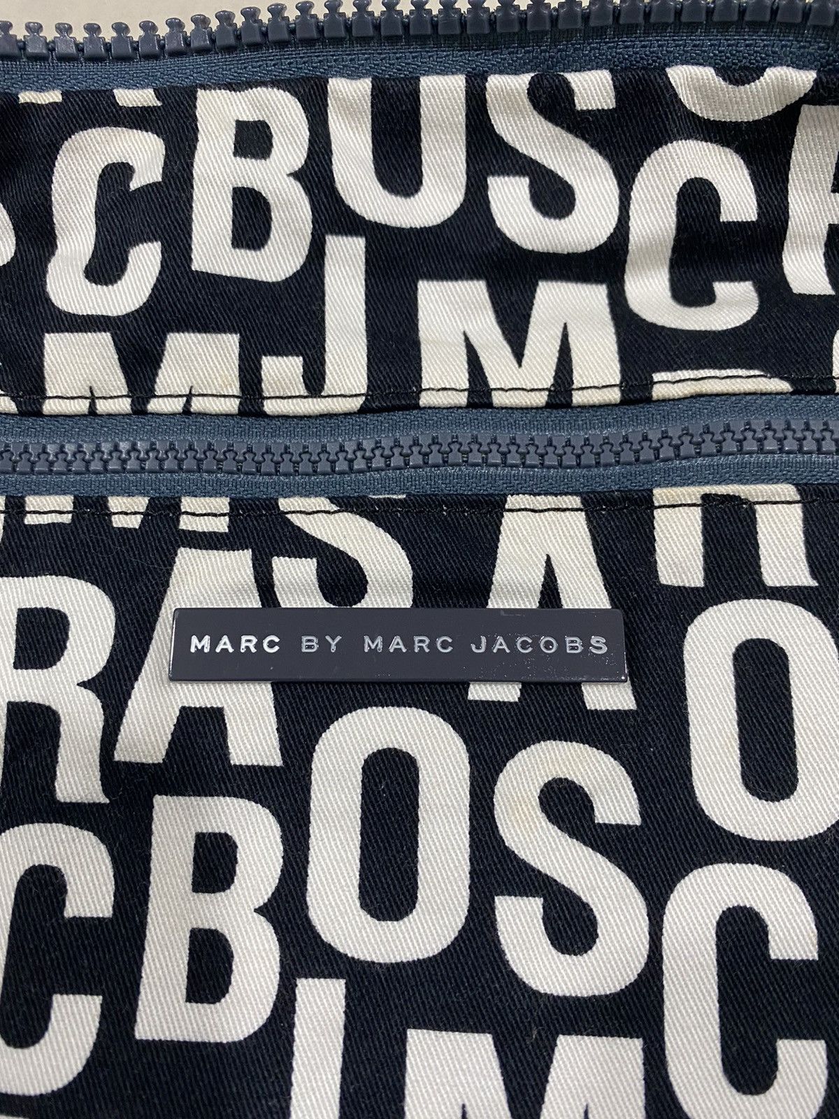 Marc by Marc Jacobs 🔥SENT OFFER🔥marc by marc Jacob shoulder/sling bag Size ONE SIZE - 13 Thumbnail