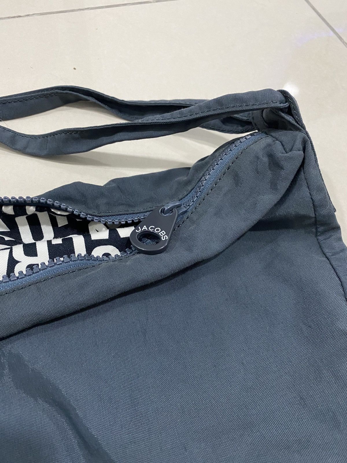 Marc by Marc Jacobs 🔥SENT OFFER🔥marc by marc Jacob shoulder/sling bag Size ONE SIZE - 9 Thumbnail