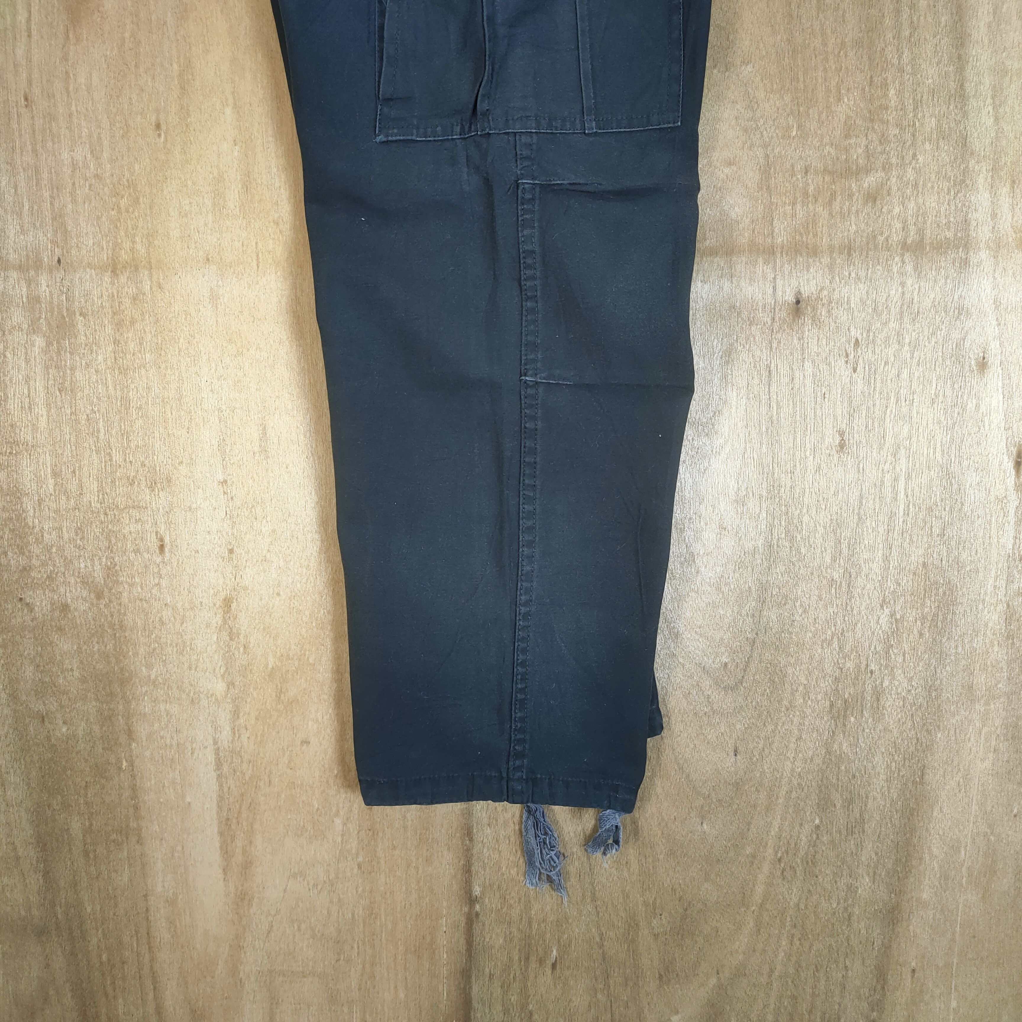 Vintage VINTAGE MILITARY BLACK BAGGY CARGO PANTS Size US 32 / EU 48 - 12 Thumbnail