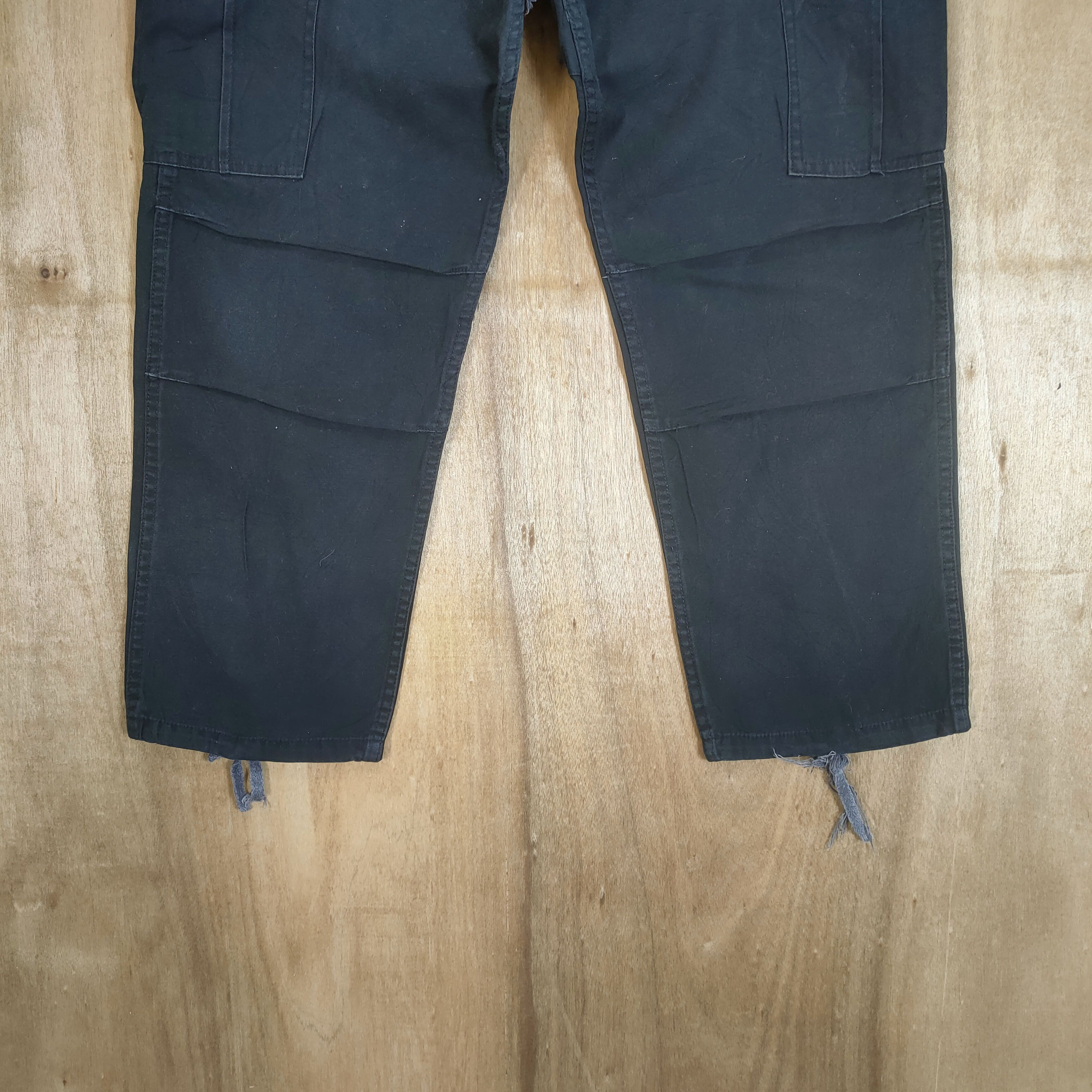 Vintage VINTAGE MILITARY BLACK BAGGY CARGO PANTS Size US 32 / EU 48 - 3 Thumbnail