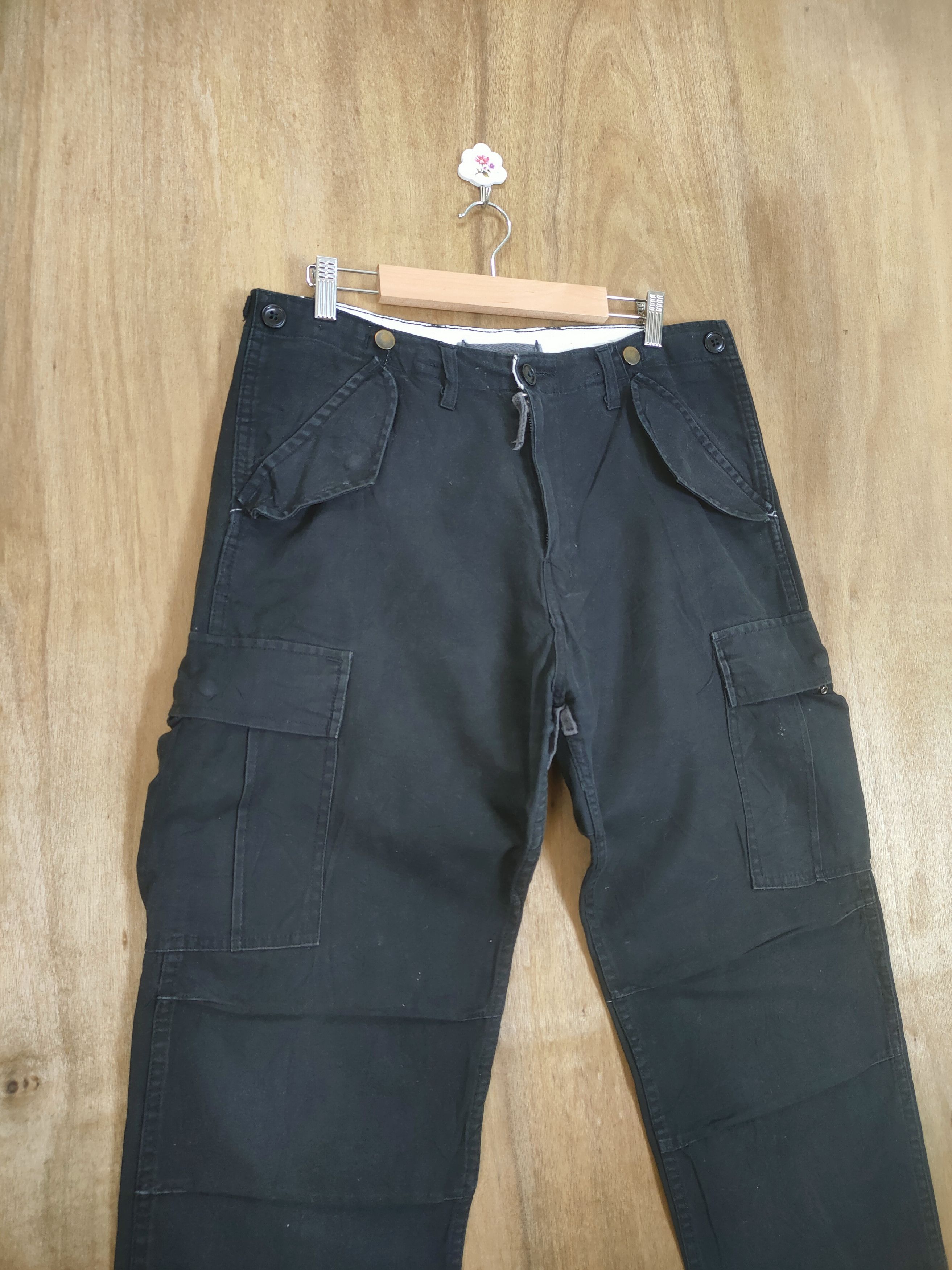 Vintage VINTAGE MILITARY BLACK BAGGY CARGO PANTS Size US 32 / EU 48 - 2 Thumbnail