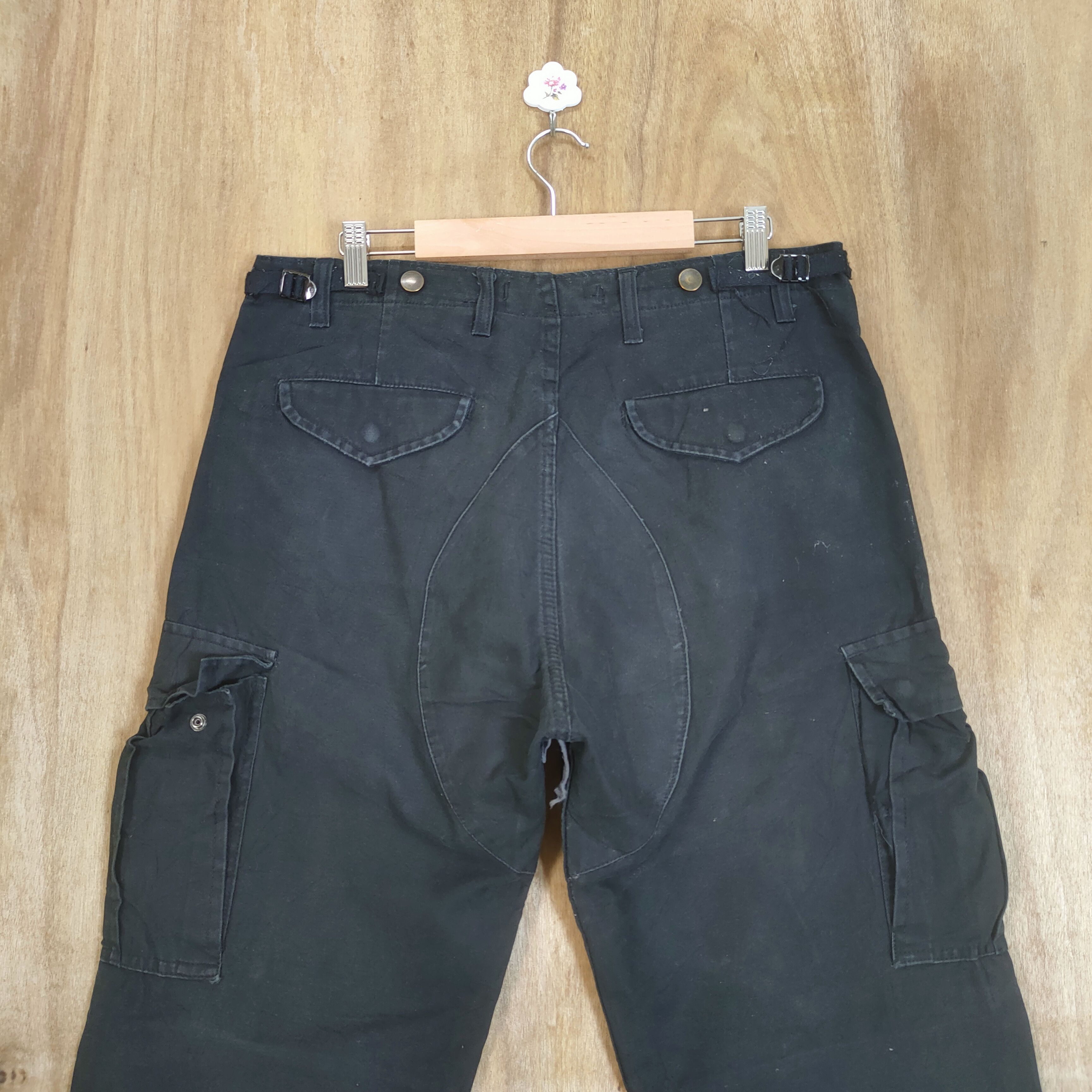 Vintage VINTAGE MILITARY BLACK BAGGY CARGO PANTS Size US 32 / EU 48 - 9 Thumbnail