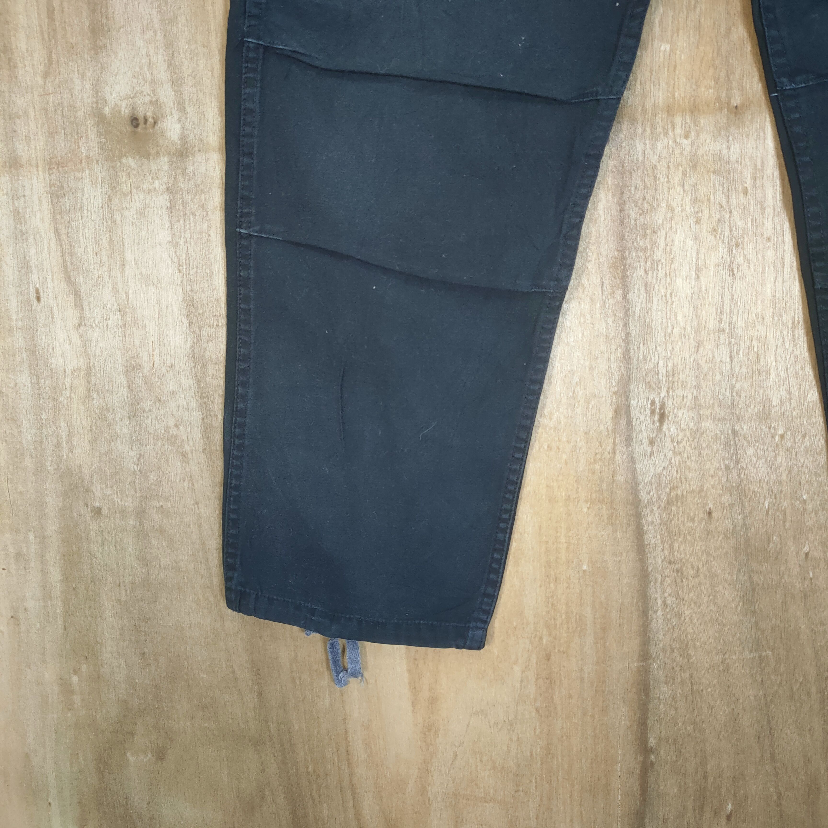 Vintage VINTAGE MILITARY BLACK BAGGY CARGO PANTS Size US 32 / EU 48 - 14 Thumbnail