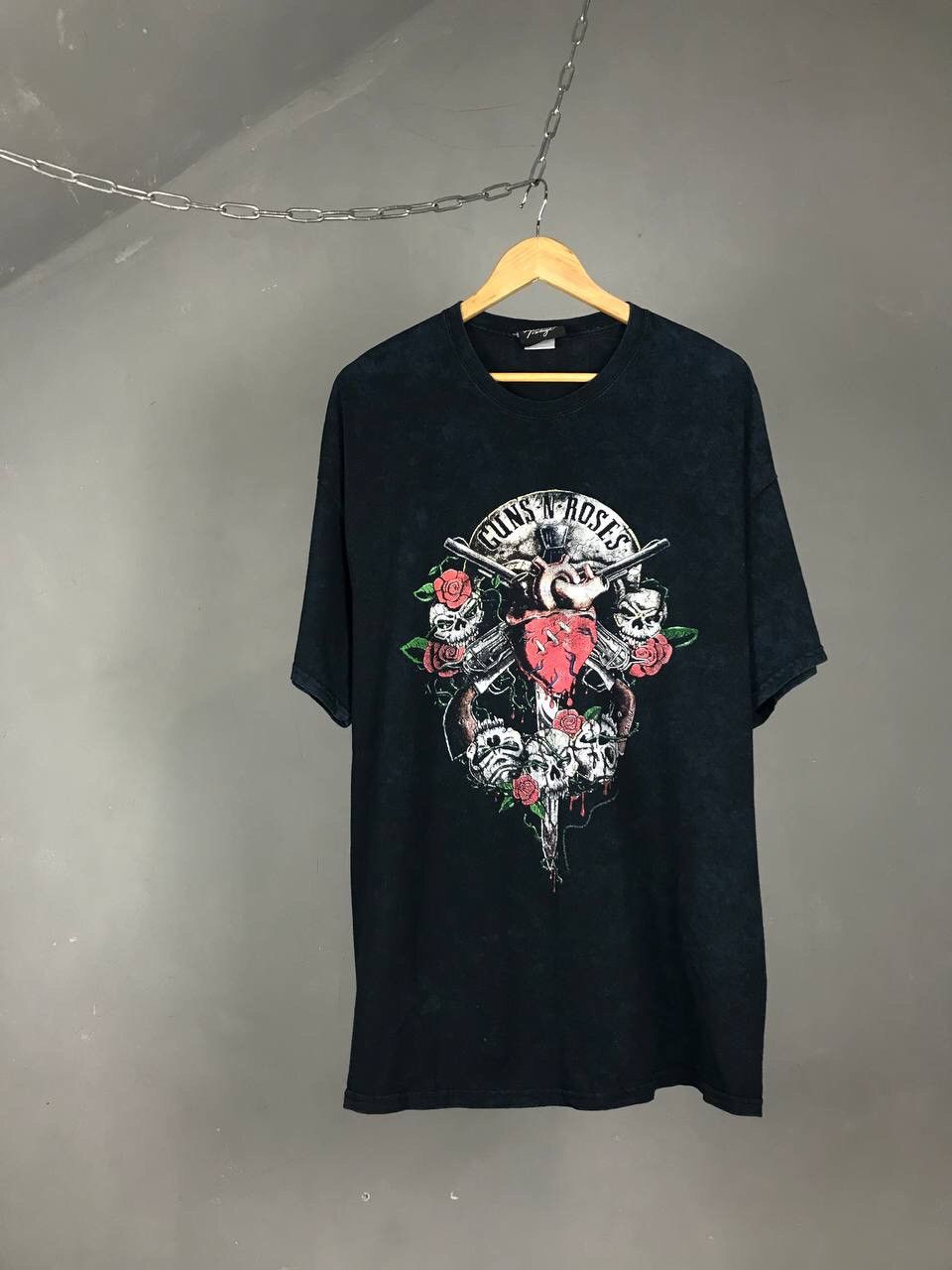 Band Tees Guns And Roses vintage overprinted rock band tee Size US XL / EU 56 / 4 - 1 Thumbnail