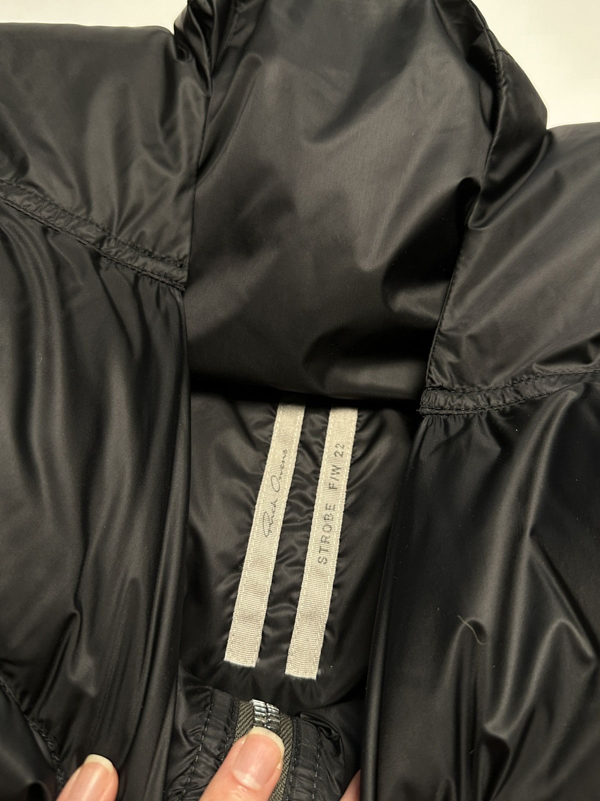 Rick Owens RICK OWENS FW22 STROBE CARGO VEST IN BLACK Size US XXL / EU 58 / 5 - 11 Thumbnail