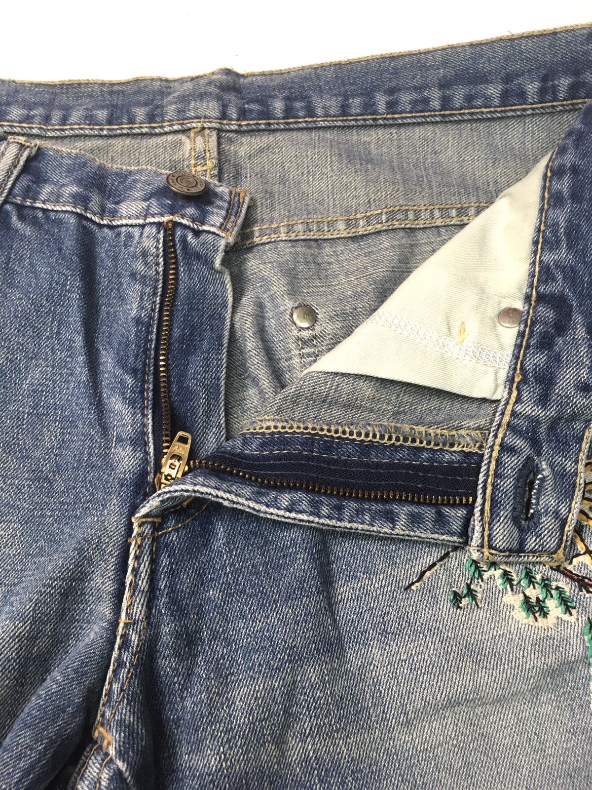 Japanese Brand × Vintage Vintage Lois crayon embroidery distressed denim japan Size US 31 - 9 Thumbnail