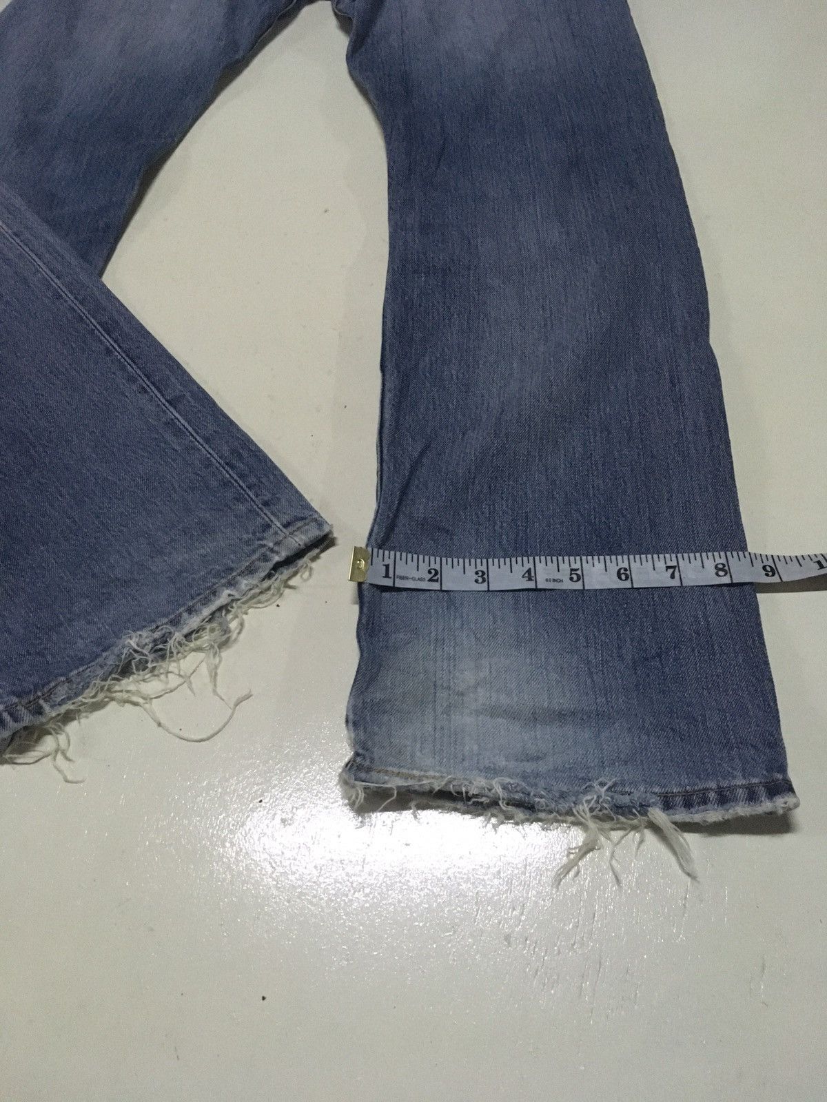 Levi's × Vintage Vintage Levi’s 501 distressed blue wash denim Size US 33 - 7 Thumbnail