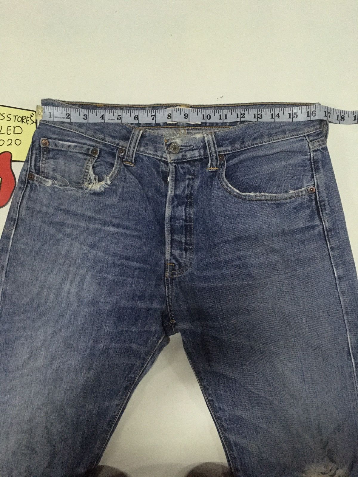 Levi's × Vintage Vintage Levi’s 501 distressed blue wash denim Size US 33 - 4 Thumbnail