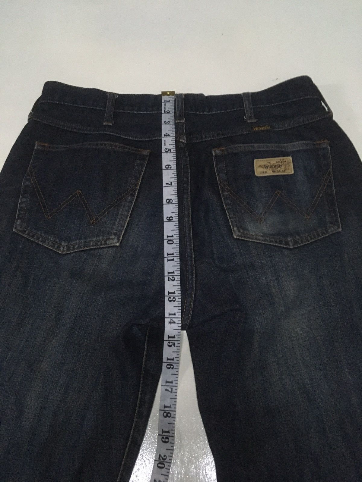 DISCOVERED × Vintage × Wrangler Vintage wrangler blue indigo distressed denim Size US 33 - 6 Thumbnail
