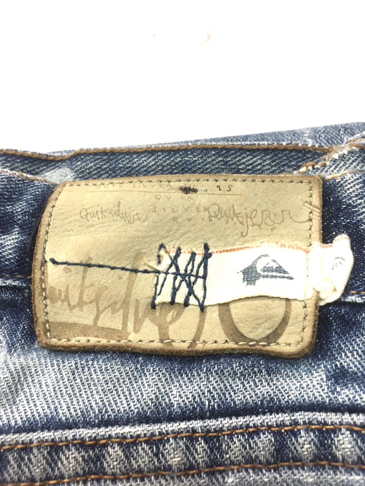 Quiksilver × Vintage Vintage quiksilver distressed denim regular fit Size US 29 - 19 Thumbnail
