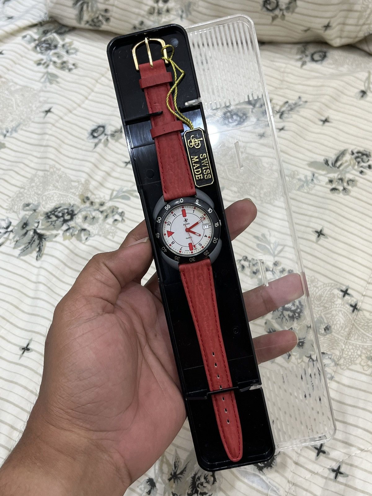 Vintage VINTAGE RARE JPS SWISS MADE HYPEBEAST WATCH Size ONE SIZE - 1 Thumbnail