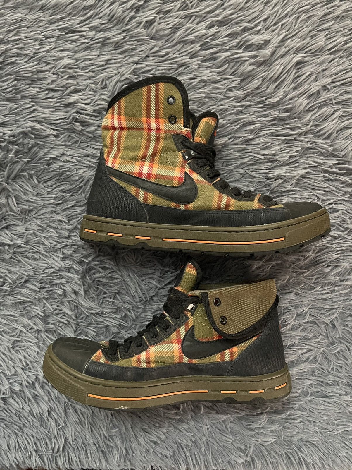 Nike ACG Wooly 2007 vintage high top corduroy sneakers Y2K
