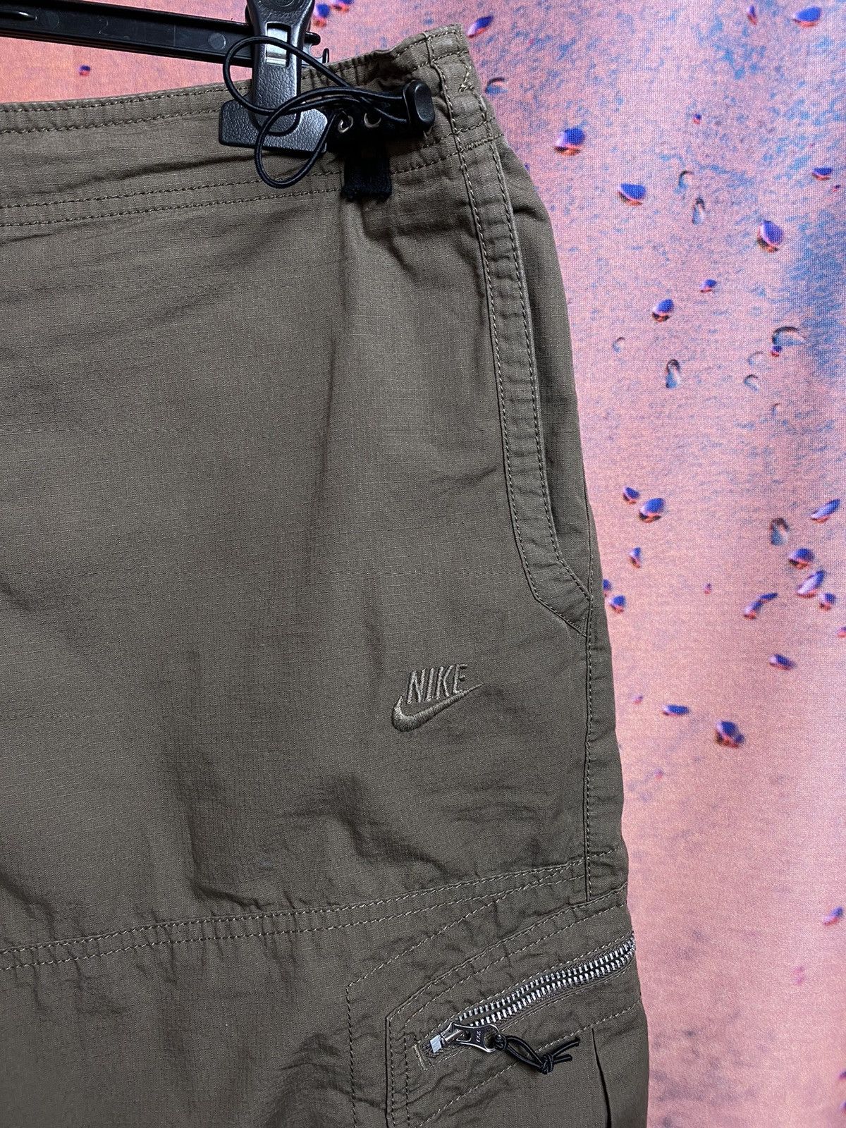 Vintage Vintage Nike Cargo shorts size Xl Size US 36 / EU 52 - 2 Thumbnail