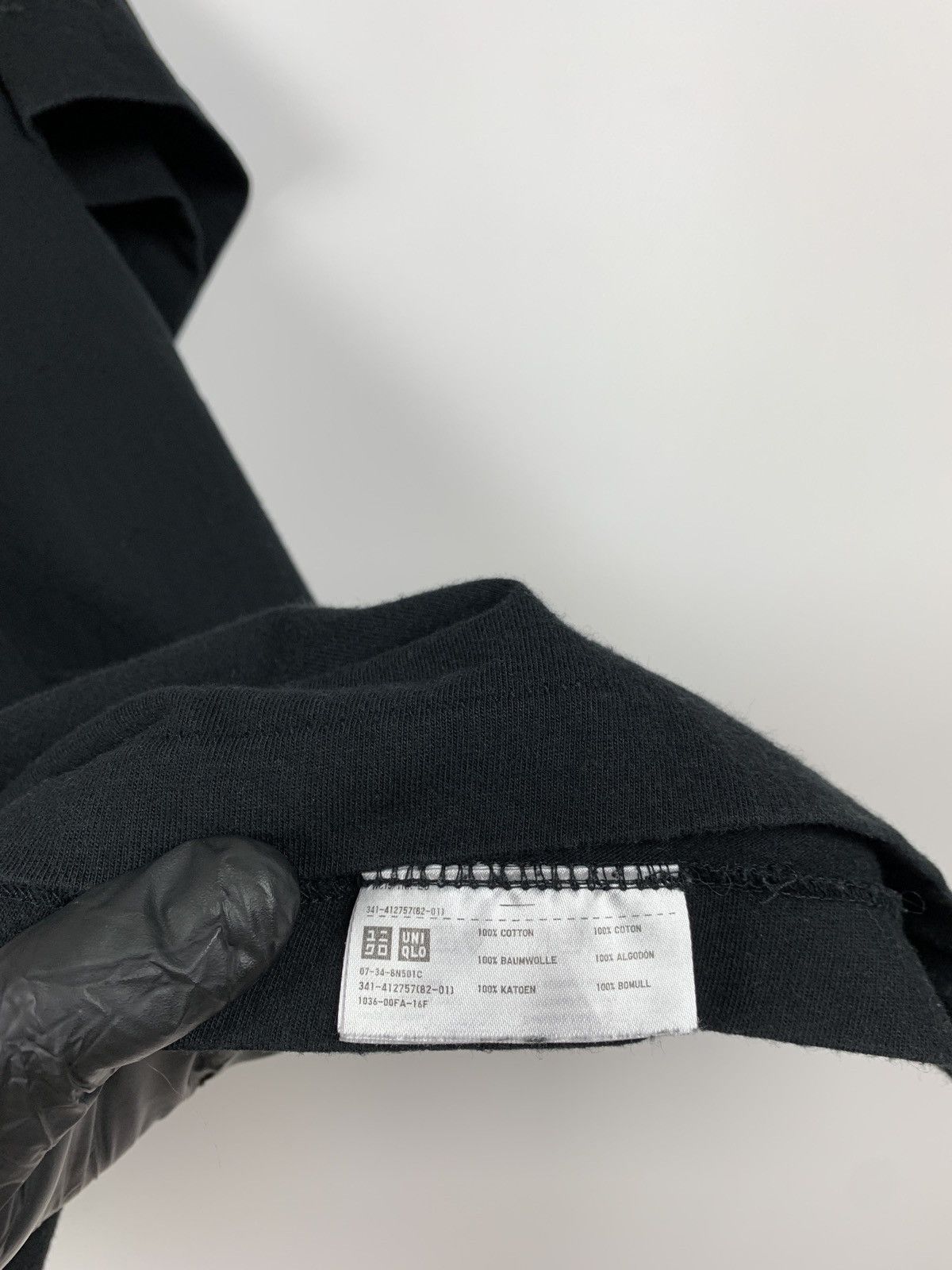 Kaws × Uniqlo Vintage Uniqlo x Kaws x Sesame Street Black T-Shirt Size US M / EU 48-50 / 2 - 14 Thumbnail