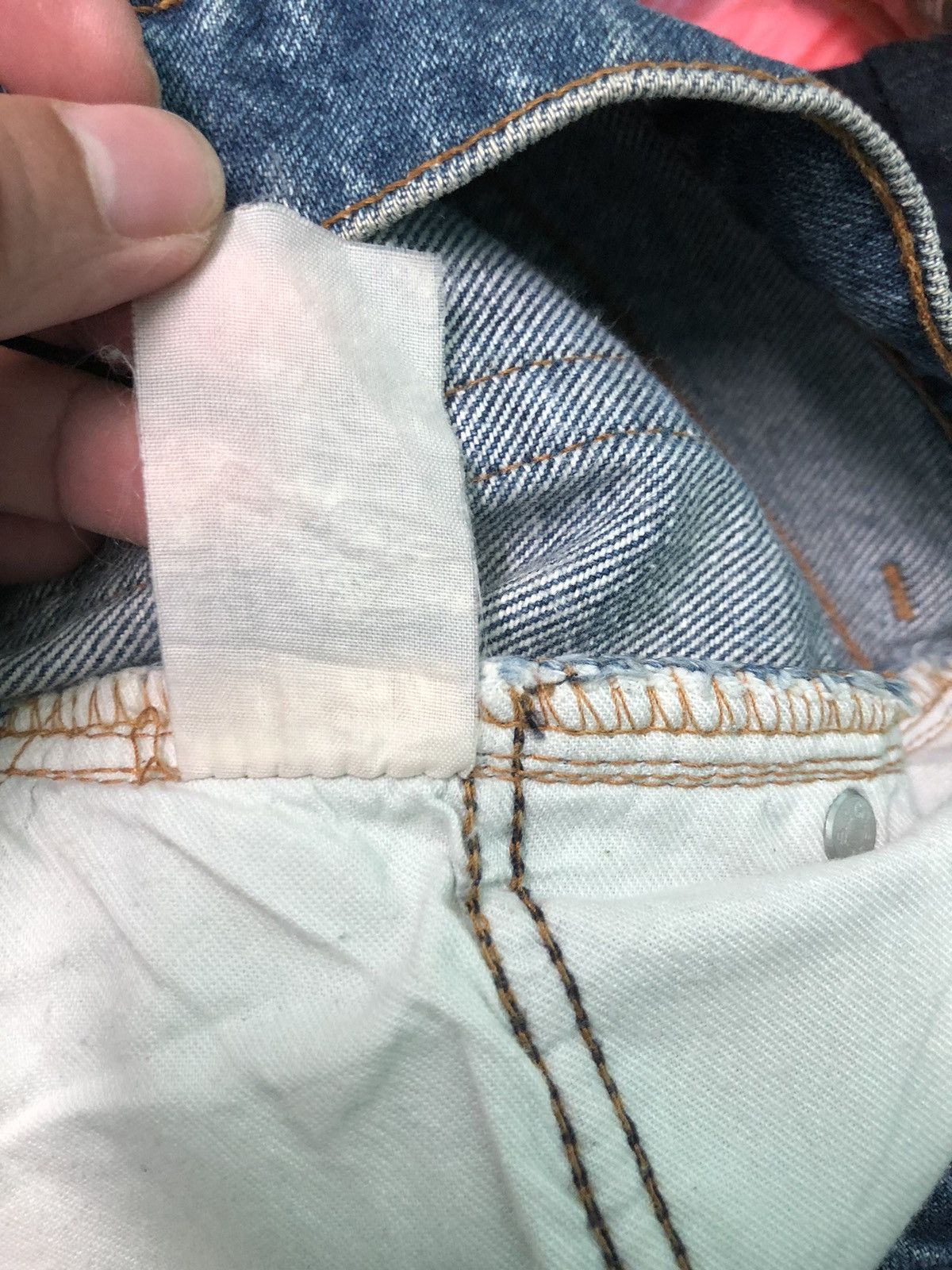 Levi's × Vintage VINTAGE LEVIS 90’ BLUE WASH DISTRESSED DENIM JEANS Size US 29 - 9 Thumbnail