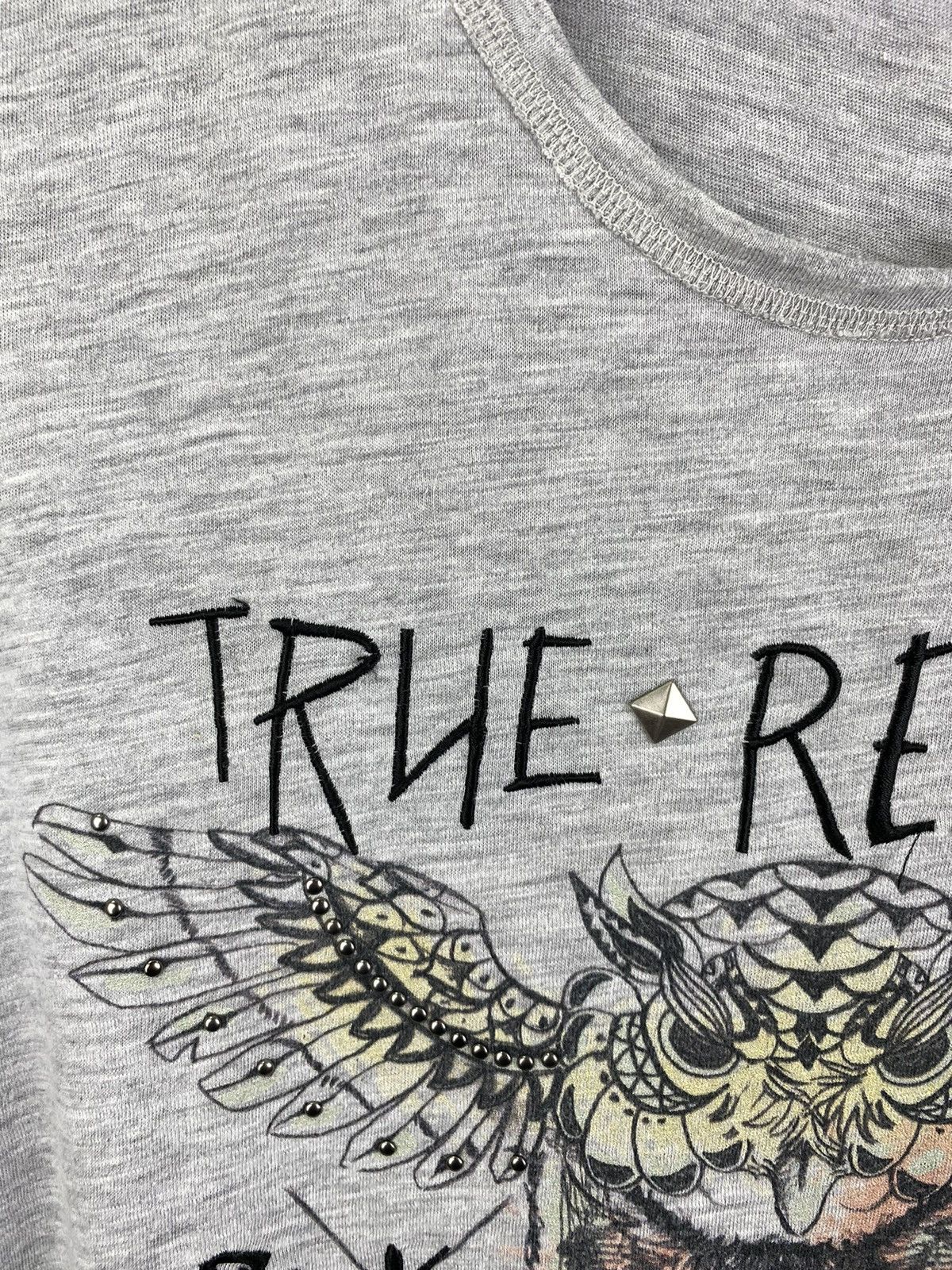 True Religion × Vintage Mens Vintage True Religion Chief T Shirt y2k streetwear tee Size US XL / EU 56 / 4 - 8 Thumbnail