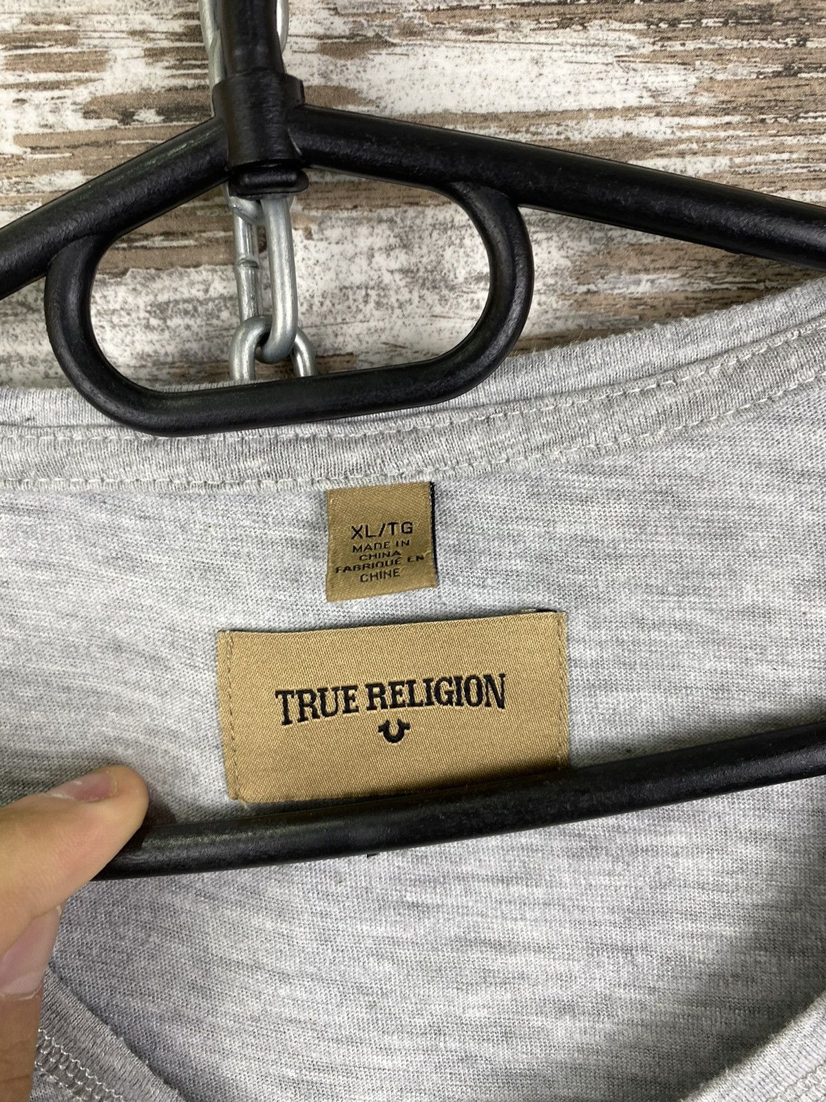 True Religion × Vintage Mens Vintage True Religion Chief T Shirt y2k streetwear tee Size US XL / EU 56 / 4 - 4 Thumbnail