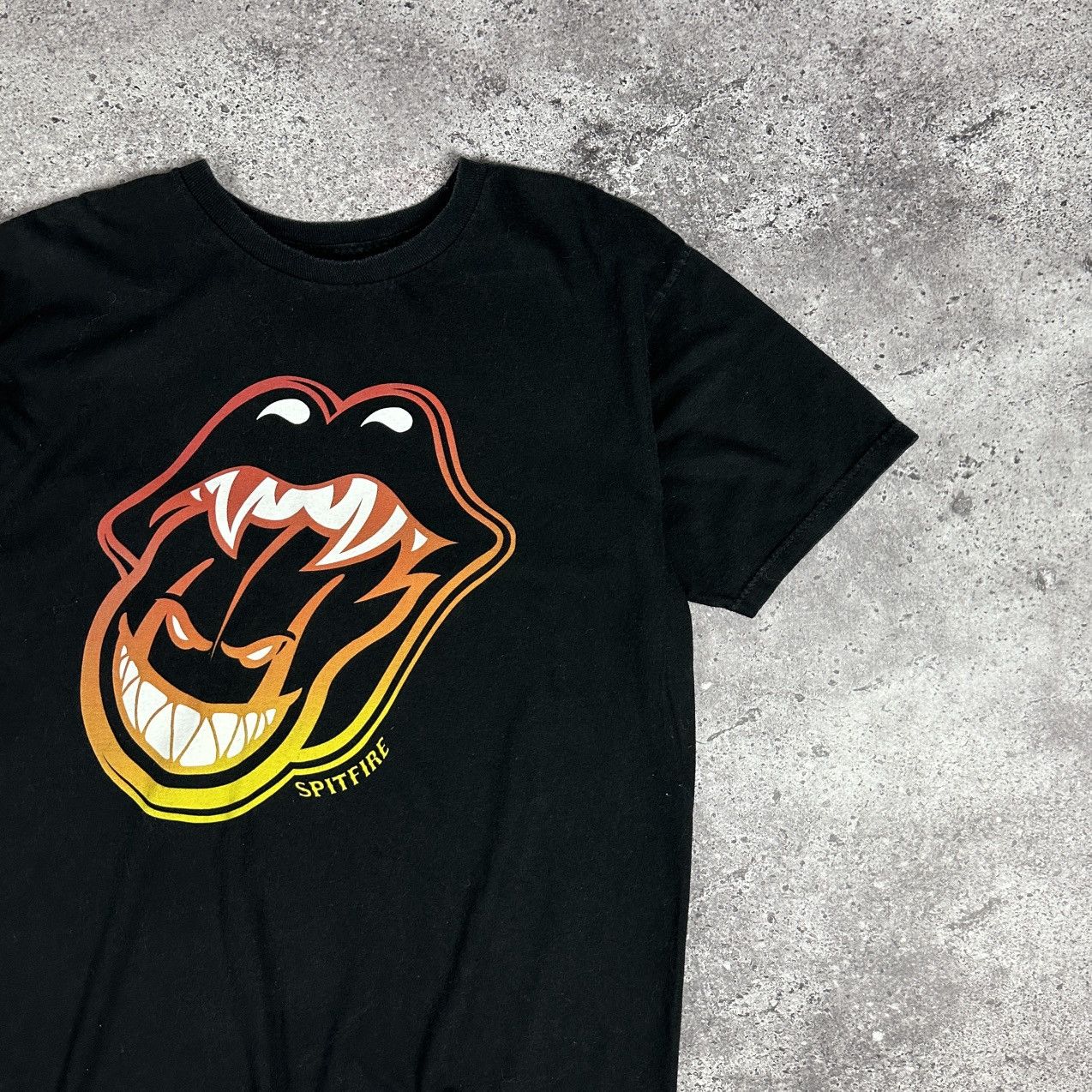 Spitfire Vintage 00s Spitfire Rolling Stones Flame logo tee y2k rock Size US M / EU 48-50 / 2 - 2 Thumbnail