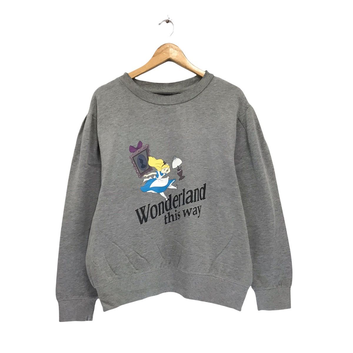 Cartoon Network × Disney × Vintage Vintage Alice In Wonderland Disney Cartoon Sweatshirt Size L / US 10 / IT 46 - 1 Thumbnail