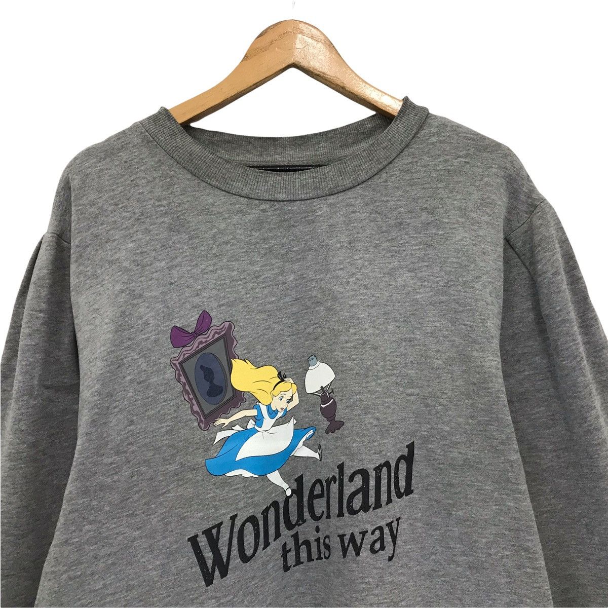 Cartoon Network × Disney × Vintage Vintage Alice In Wonderland Disney Cartoon Sweatshirt Size L / US 10 / IT 46 - 2 Thumbnail
