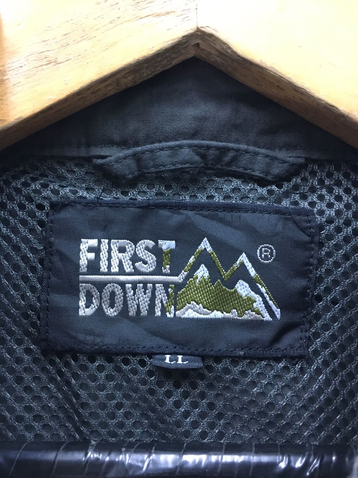 Japanese Brand Vintage First Down Multiple Pocket Tectical Vest Jacket Size US M / EU 48-50 / 2 - 8 Thumbnail