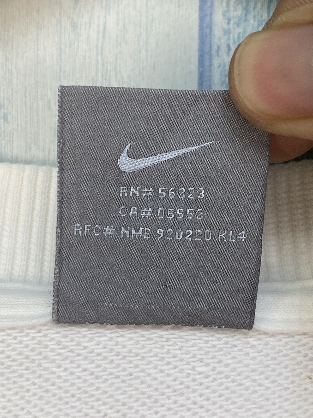 Nike Nike Small Logo Sweatshirt Size US XL / EU 56 / 4 - 7 Thumbnail