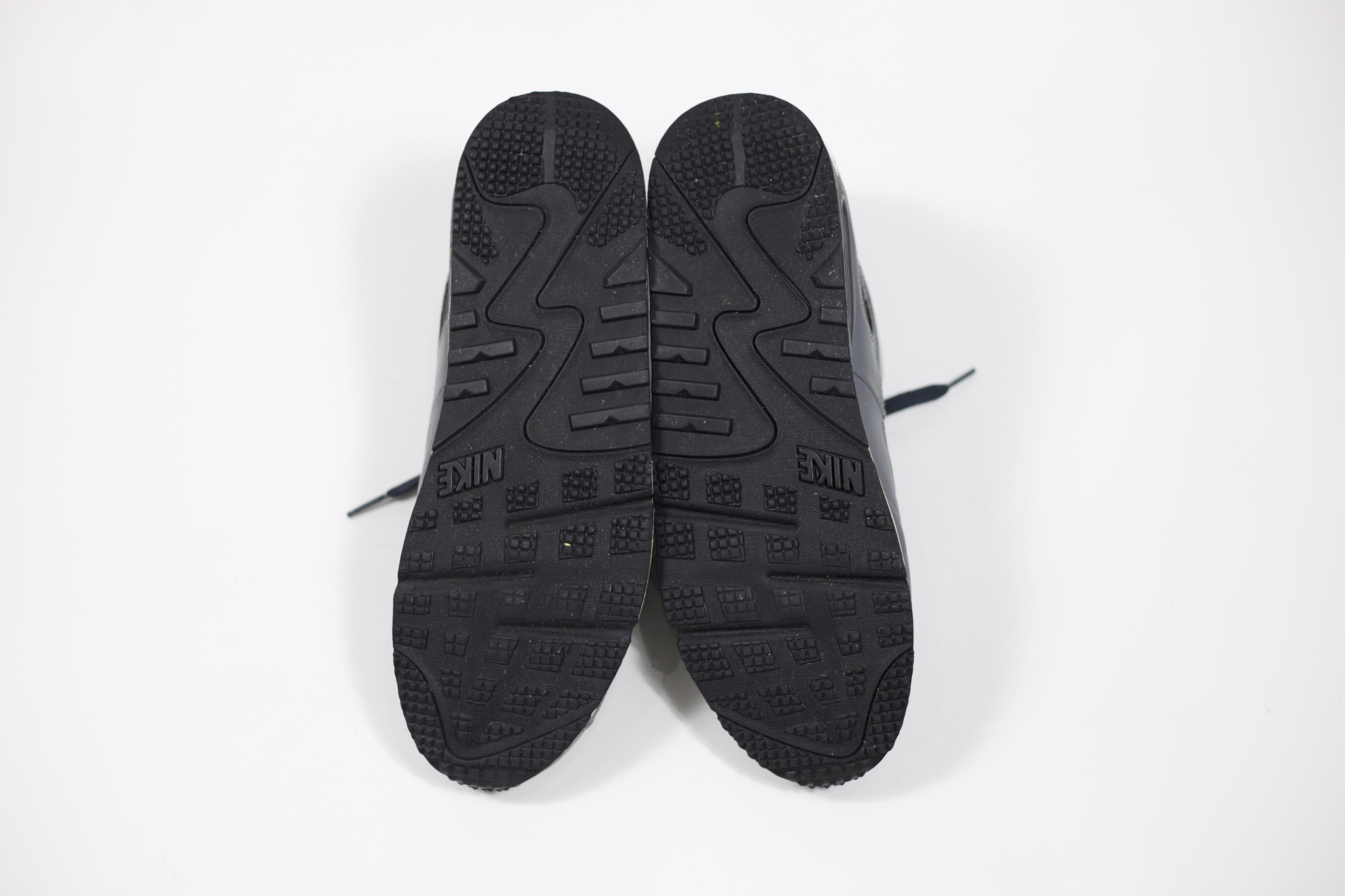 Nike Nike Air Max 90 Winter Premium Dark Grey Size US 11 / EU 44 - 13 Thumbnail