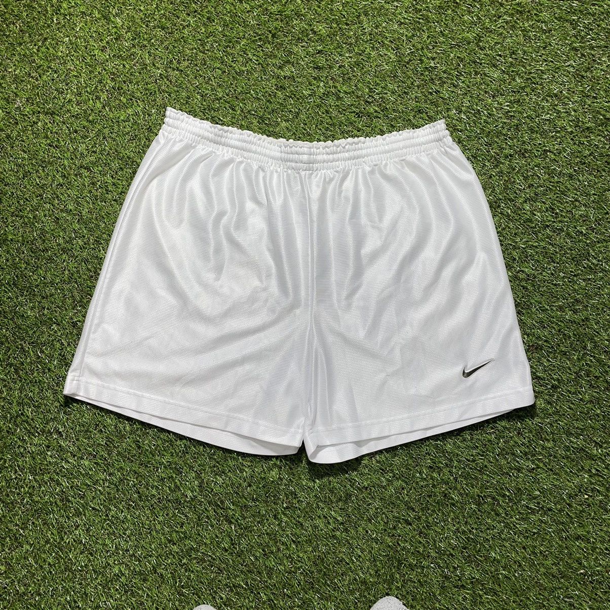 Vintage Vintage 90s Nike Swoosh Logo Shorts Streetwear Sun Faded 36 Size US 36 / EU 52 - 1 Thumbnail