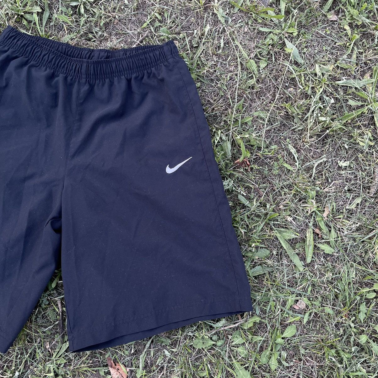 Vintage Vintage 90s Nike Swoosh Shorts Streetwear Skate Bleached 30 Size US 30 / EU 46 - 2 Thumbnail