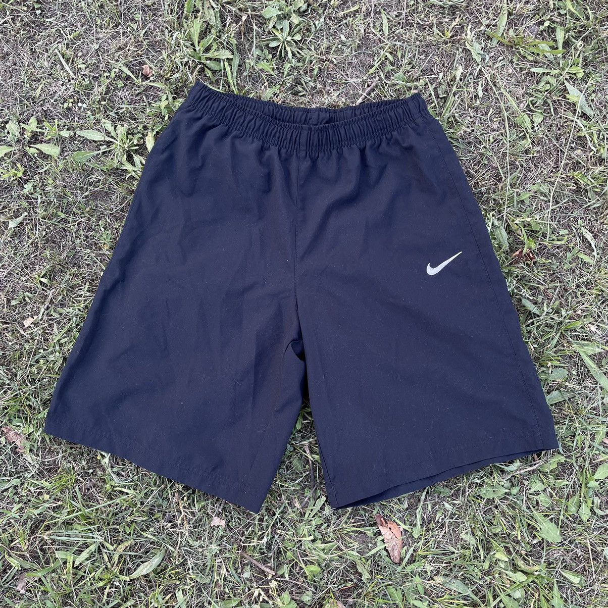 Vintage Vintage 90s Nike Swoosh Shorts Streetwear Skate Bleached 30 Size US 30 / EU 46 - 1 Thumbnail