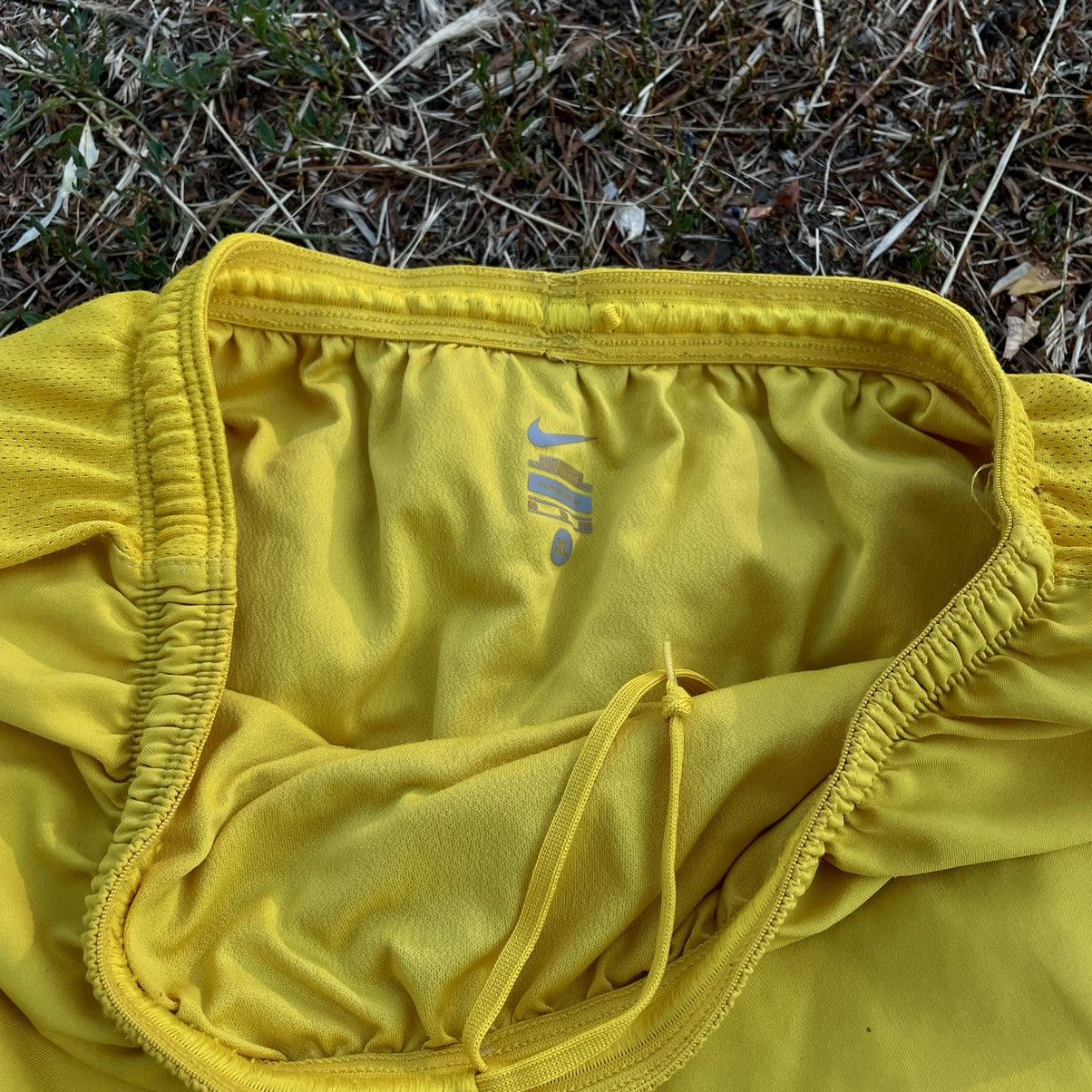 Vintage Vintage Y2K Soccer Shorts Yellow Archive Streetwear Skate 34 Size US 34 / EU 50 - 5 Thumbnail