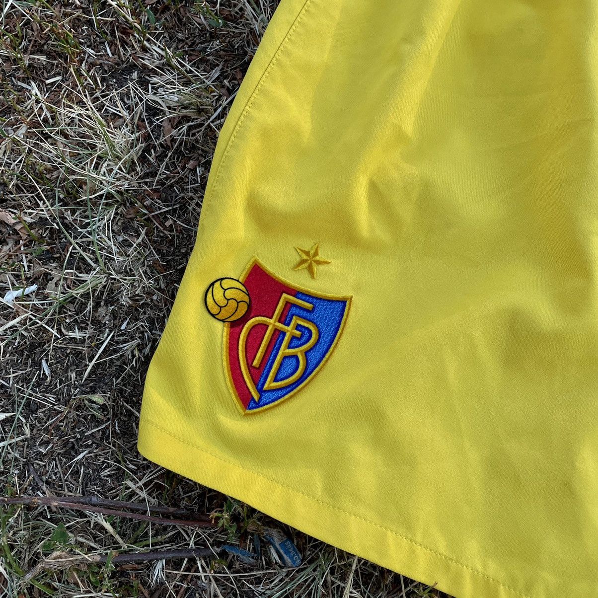 Vintage Vintage Y2K Soccer Shorts Yellow Archive Streetwear Skate 34 Size US 34 / EU 50 - 4 Thumbnail