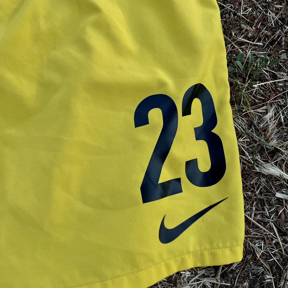 Vintage Vintage Y2K Soccer Shorts Yellow Archive Streetwear Skate 34 Size US 34 / EU 50 - 3 Thumbnail
