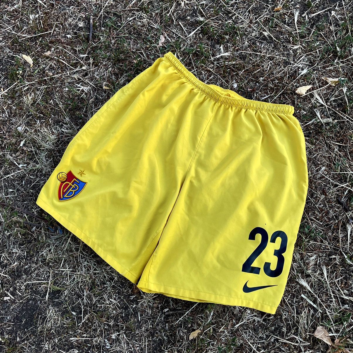Vintage Vintage Y2K Soccer Shorts Yellow Archive Streetwear Skate 34 Size US 34 / EU 50 - 2 Thumbnail