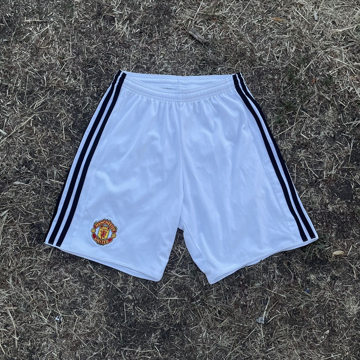 Vintage Vintage Y2K Adidas Striped Shorts Streetwear Archive Boxy 30 Size US 30 / EU 46 - 1 Thumbnail