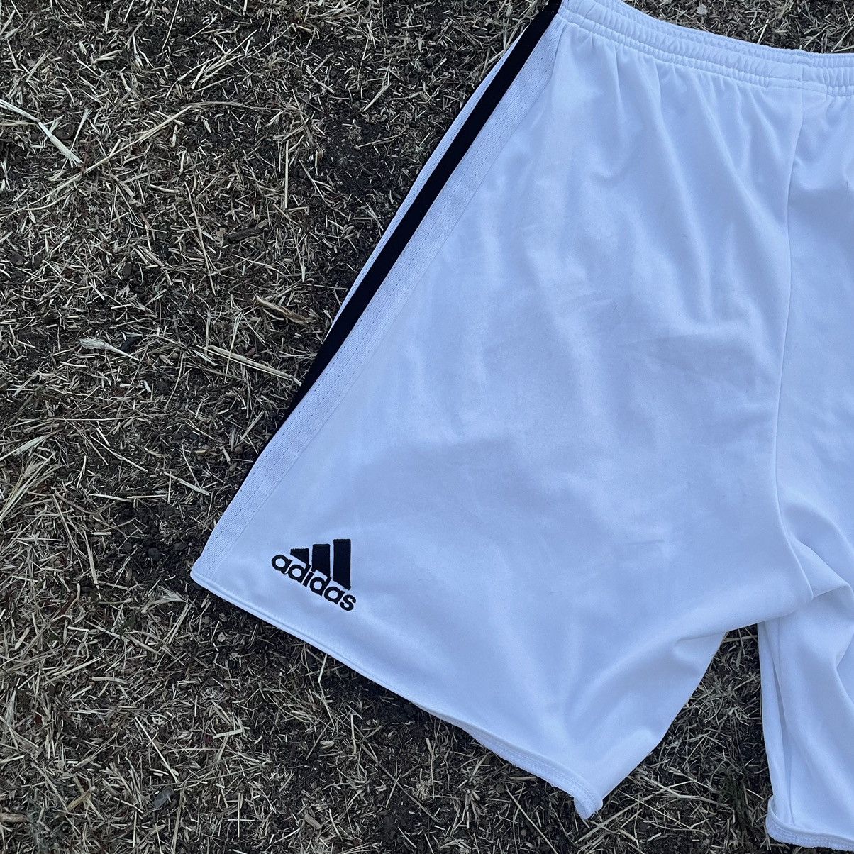 Vintage Vintage Y2K Adidas Striped Shorts Streetwear Archive Boxy 30 Size US 30 / EU 46 - 6 Thumbnail