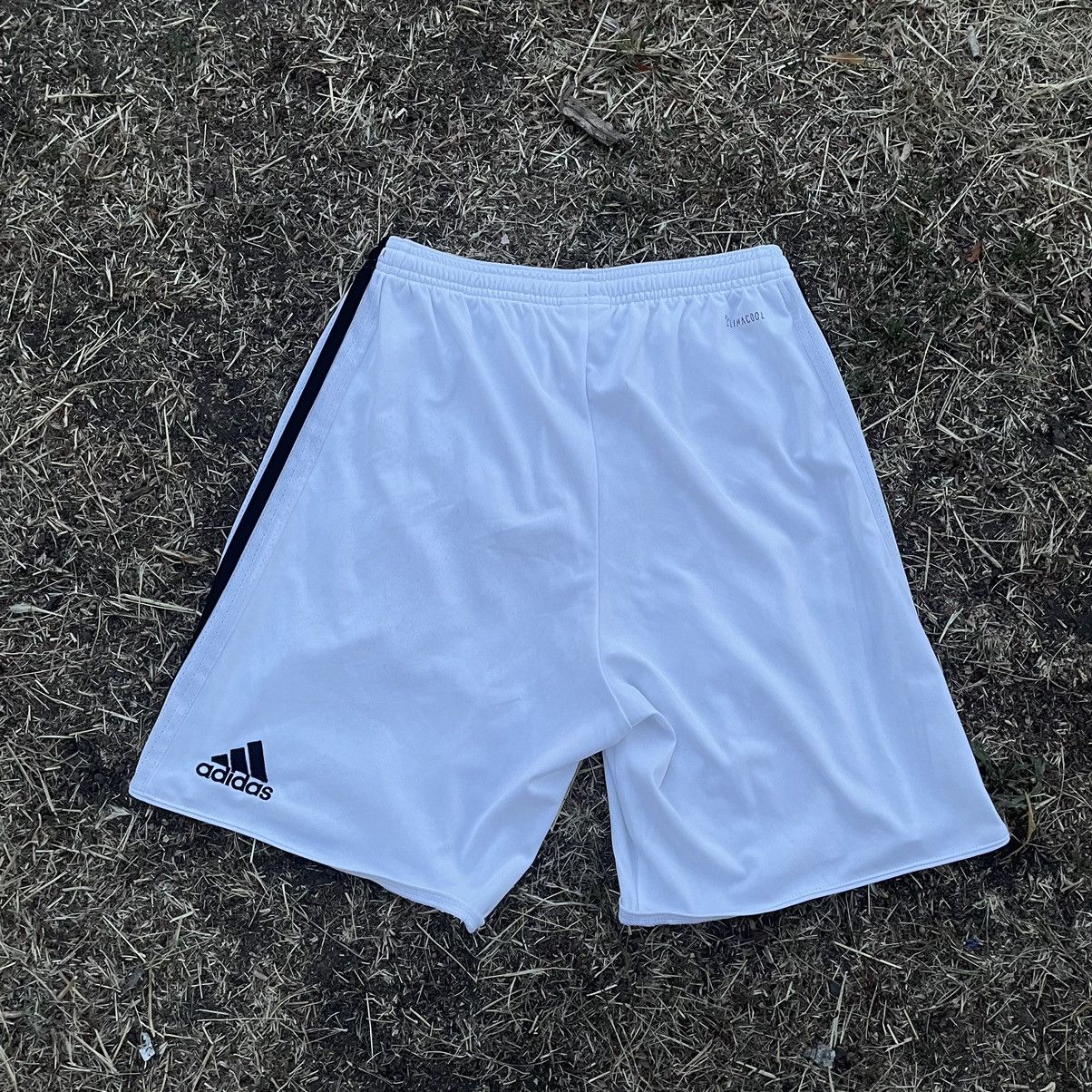 Vintage Vintage Y2K Adidas Striped Shorts Streetwear Archive Boxy 30 Size US 30 / EU 46 - 5 Thumbnail