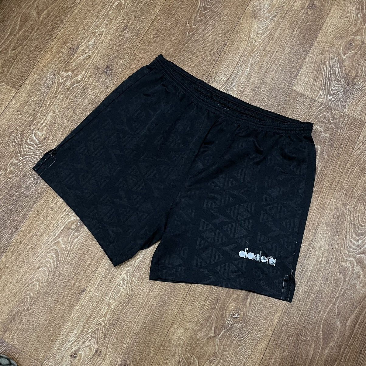 Vintage Vintage Diadora All Over Print Shorts Streetwear Y2K Boxy 36 Size US 36 / EU 52 - 2 Thumbnail