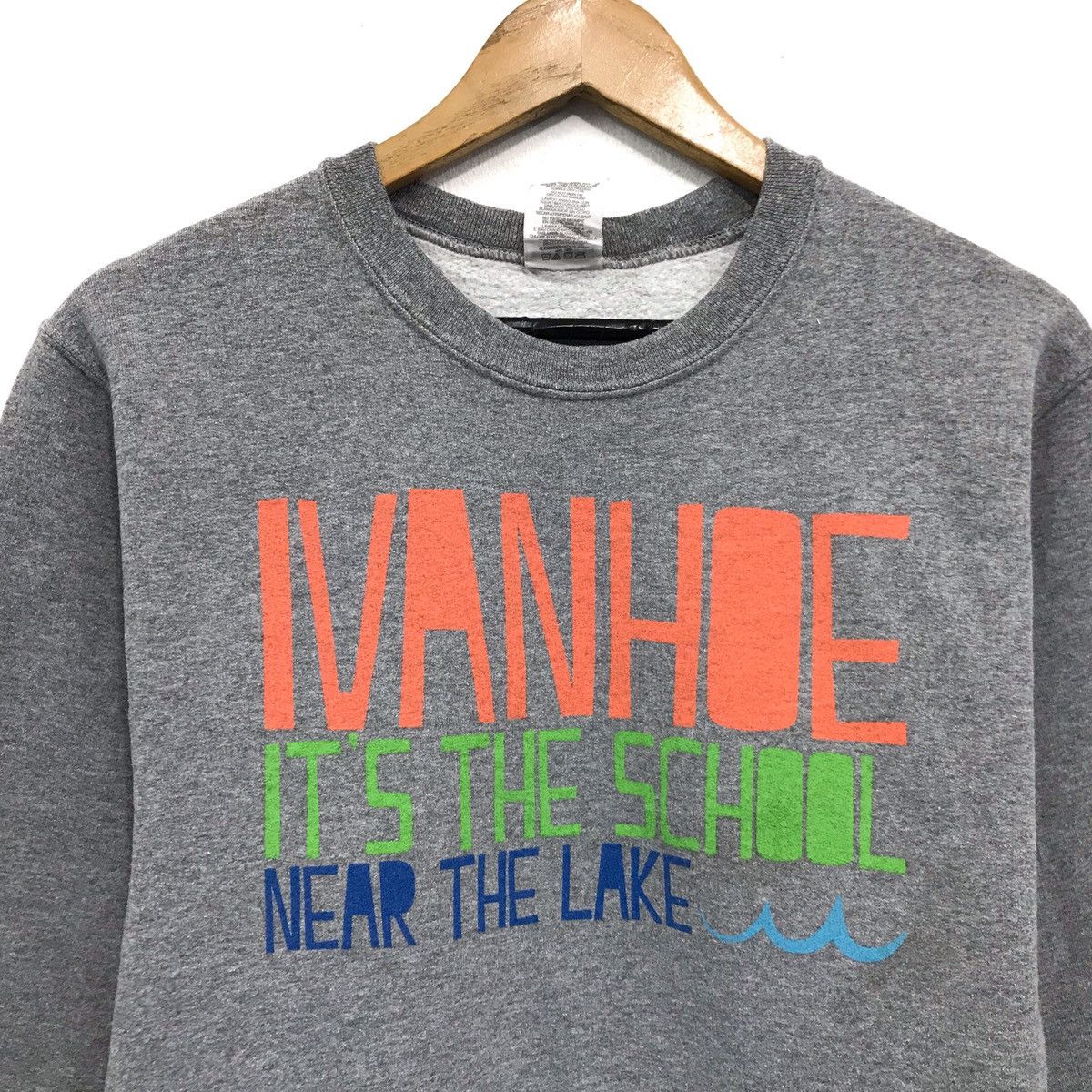 Jerzees × Vintage Ivanhoe Sweatshirt Spell Ivanhoe The School Near The Lake Size US S / EU 44-46 / 1 - 2 Thumbnail