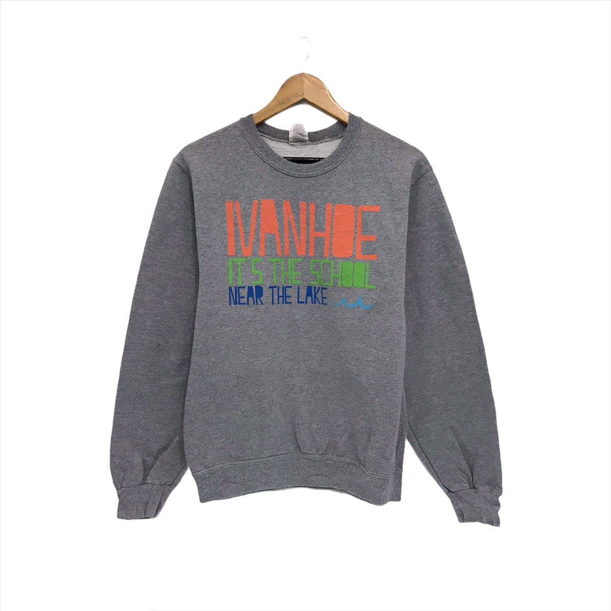Jerzees × Vintage Ivanhoe Sweatshirt Spell Ivanhoe The School Near The Lake Size US S / EU 44-46 / 1 - 1 Thumbnail