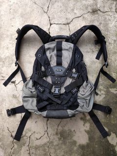 Oakley Backpack | Grailed