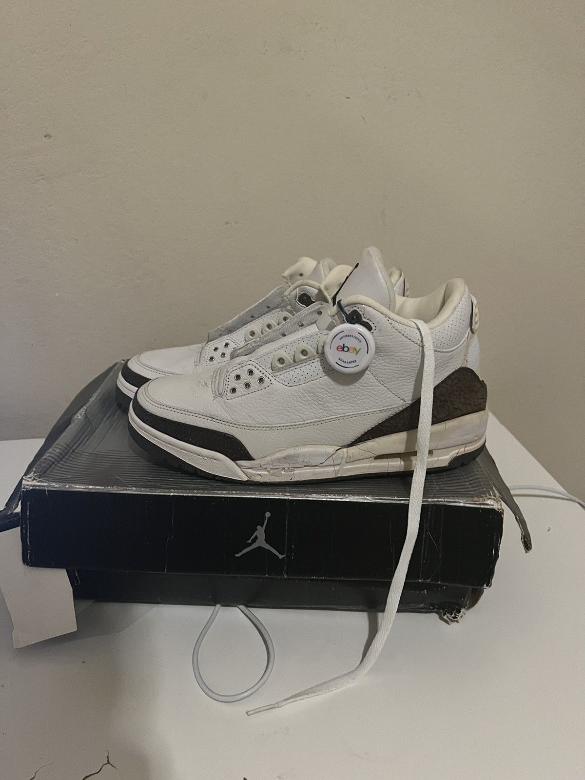image of Size 9 - Jordan 3 Retro Mocha 2001 Shoes, Men's