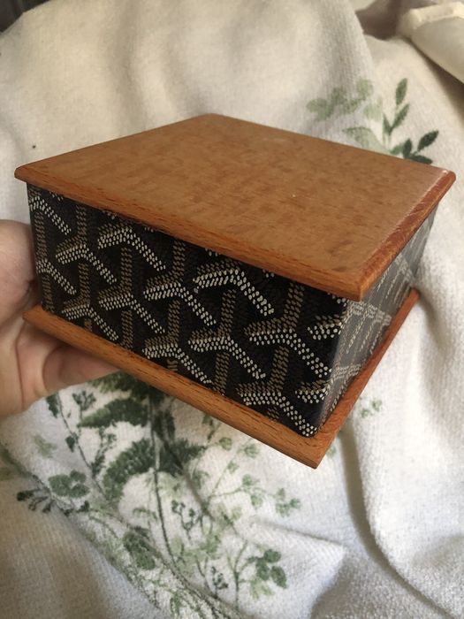 Goyard candle outlet holder