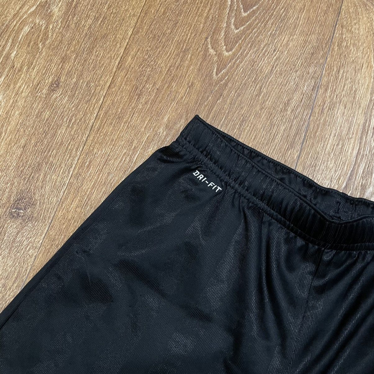 Nike Vintage Nike shorts streetwear swoosh casual y2k size S Size US 28 / EU 44 - 5 Thumbnail