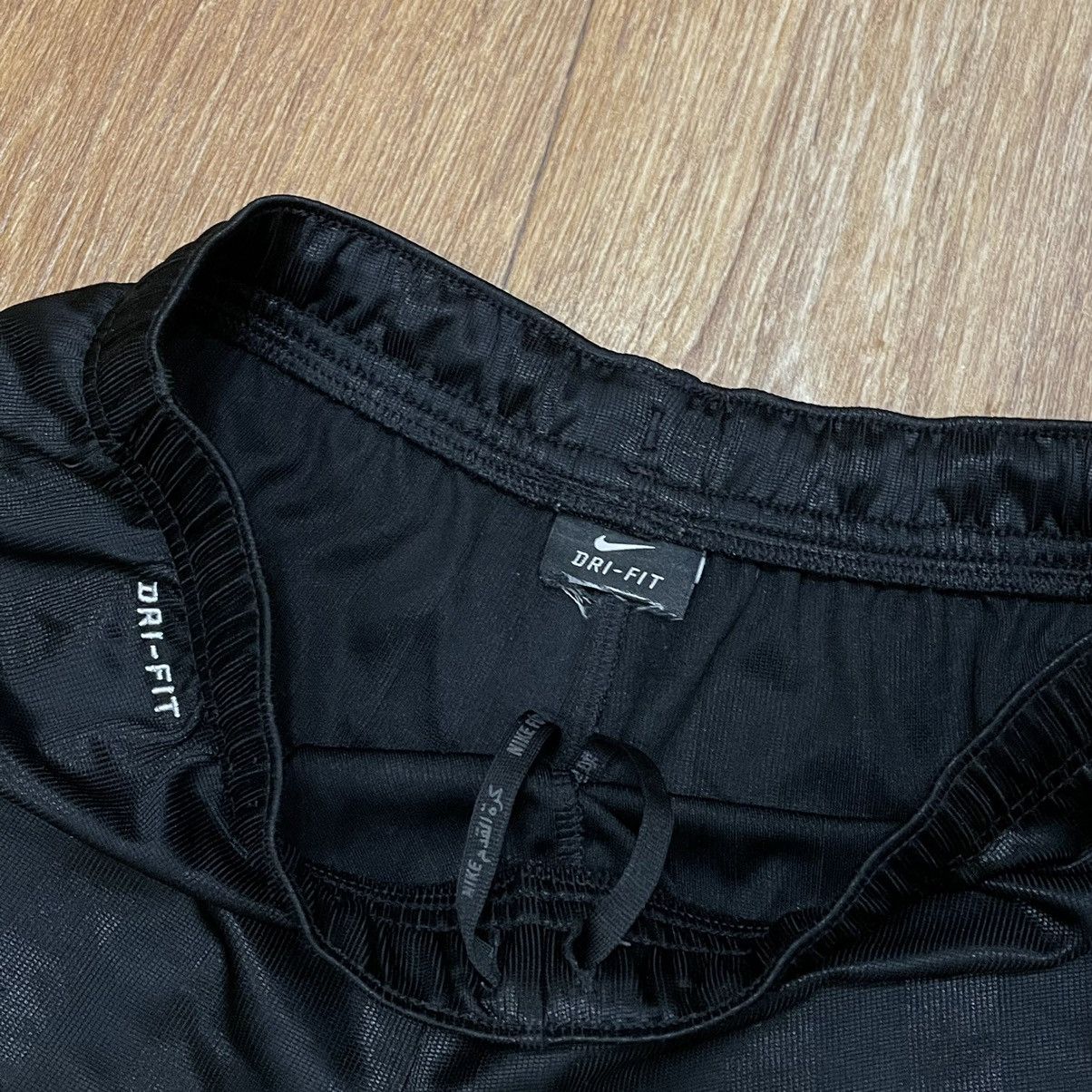 Nike Vintage Nike shorts streetwear swoosh casual y2k size S Size US 28 / EU 44 - 6 Thumbnail