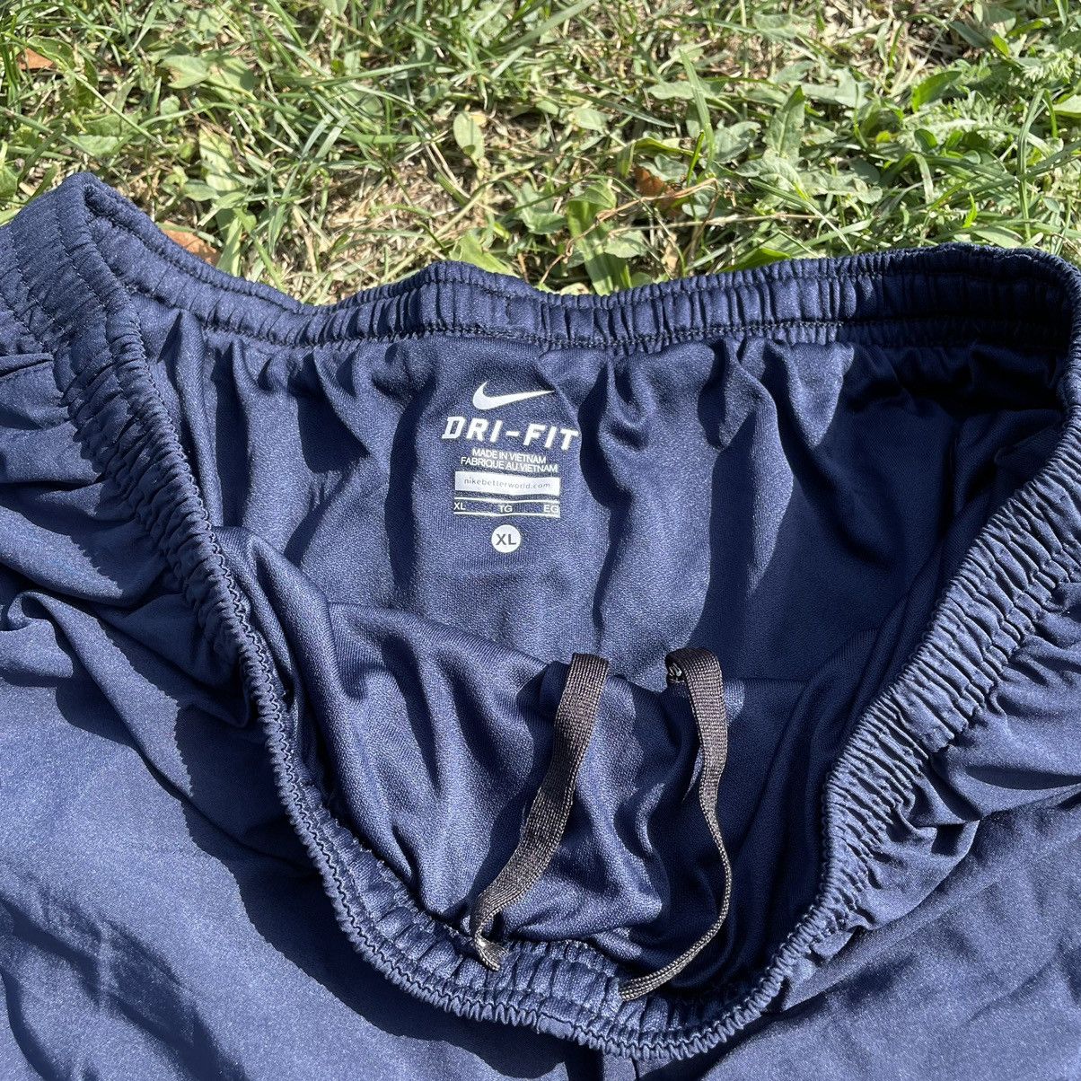 Nike Vintage 90s Nike Swoosh Logo Shorts Streetwear Size US 36 / EU 52 - 5 Thumbnail